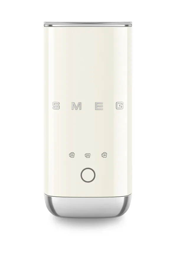 Riktigt snygg mjölkskummare 2026 från Smeg.