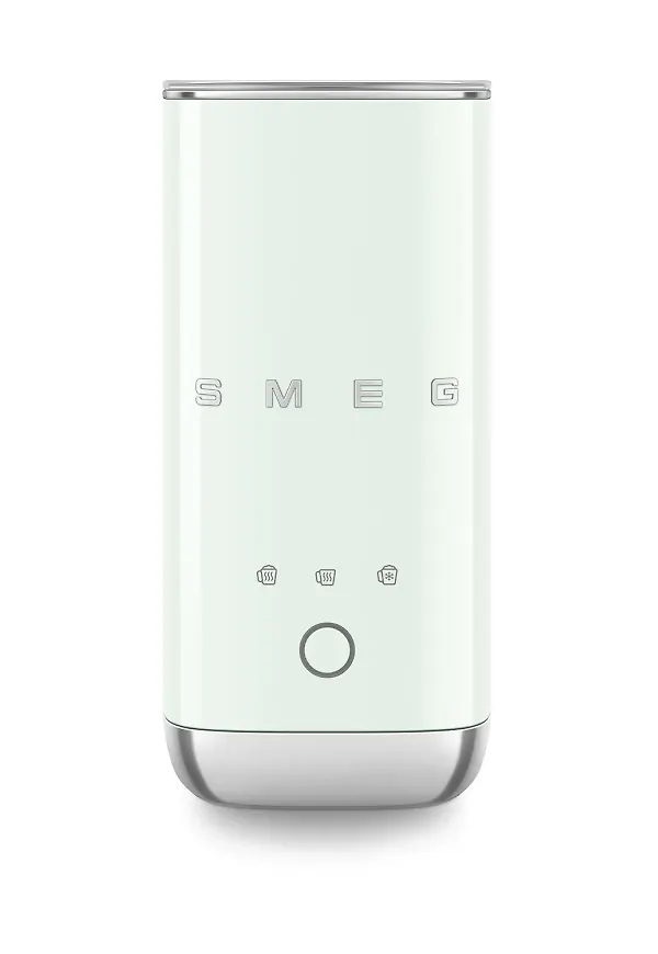 Exklusiv mjölkskummare i grönt från Smeg.