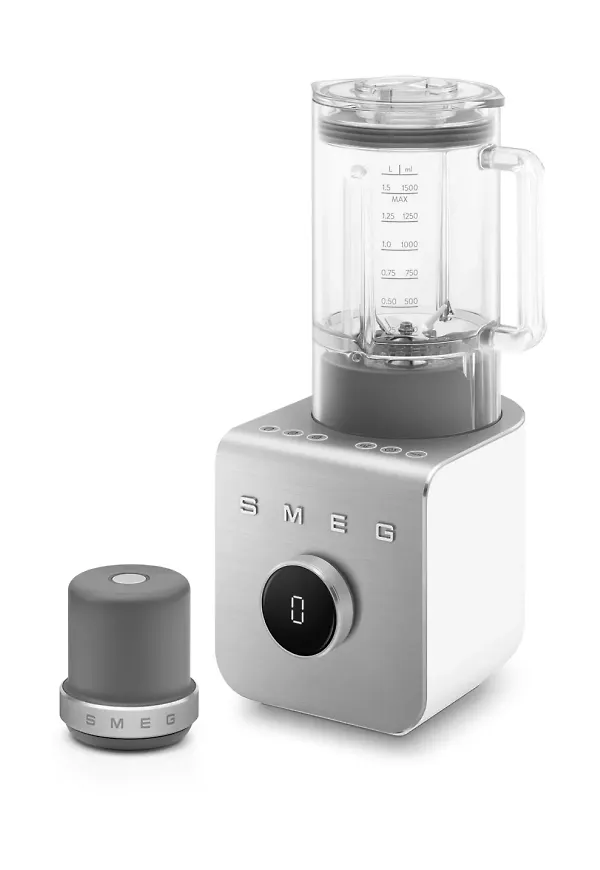 Vit Smeg-blender i otroligt snygg modell.