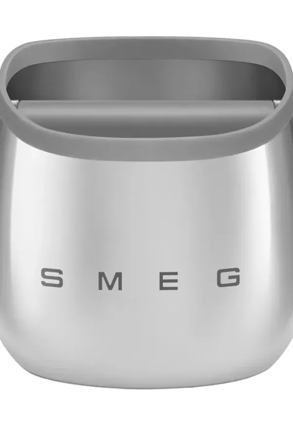 Silverfärgad Smeg-blender i supersnygg modell.