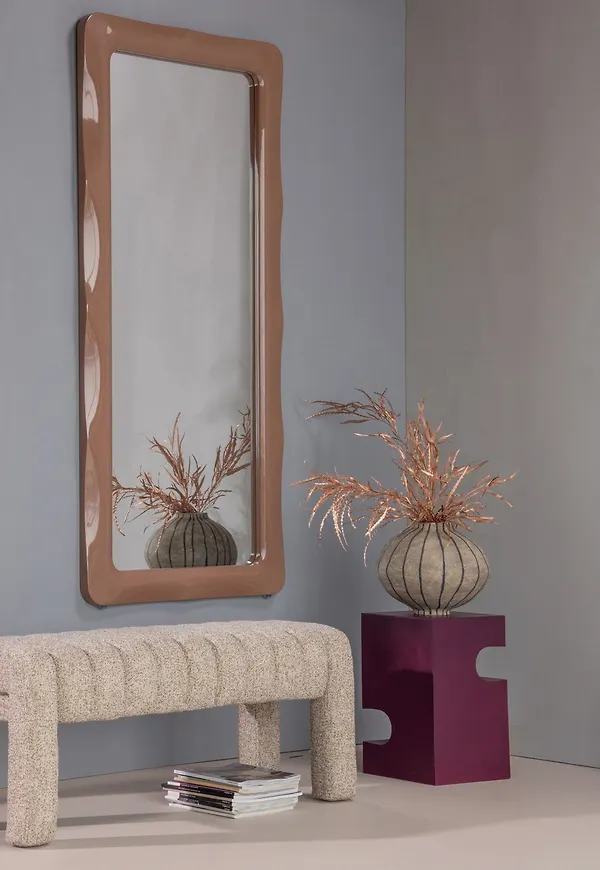Jättesnygg sminkspegel i rosa från WOOOD.