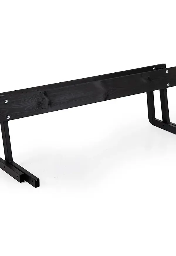 Svart utemöbel som passar perfekt till sommaren 2025!