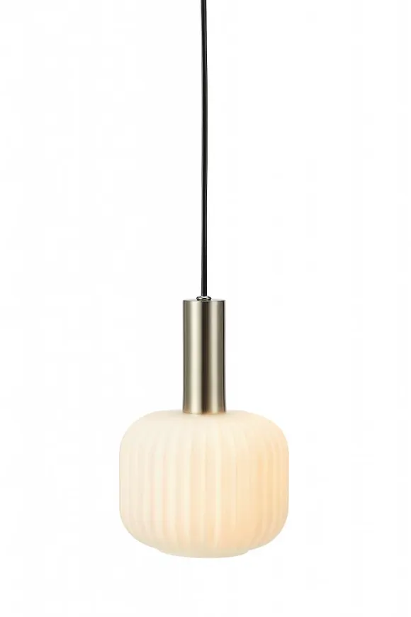 Vacker fönsterlampa 2025 från Markslöjd.