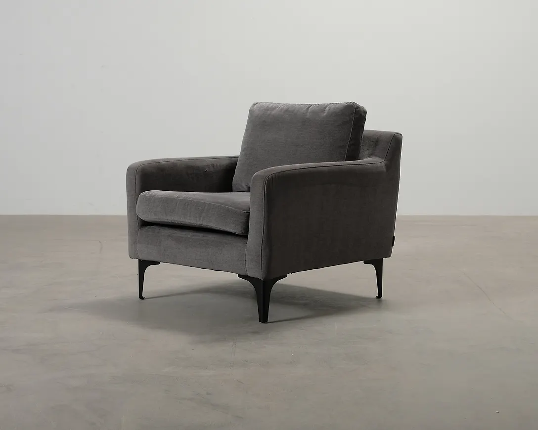 Modern fåtölj i grått från Sofacompany.