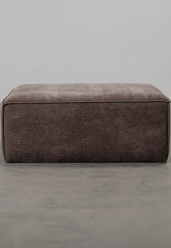 Brun Sofacompany-fotpall i komfortabel modell.