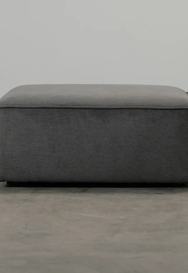 Härlig grå pall 2025 från Sofacompany.