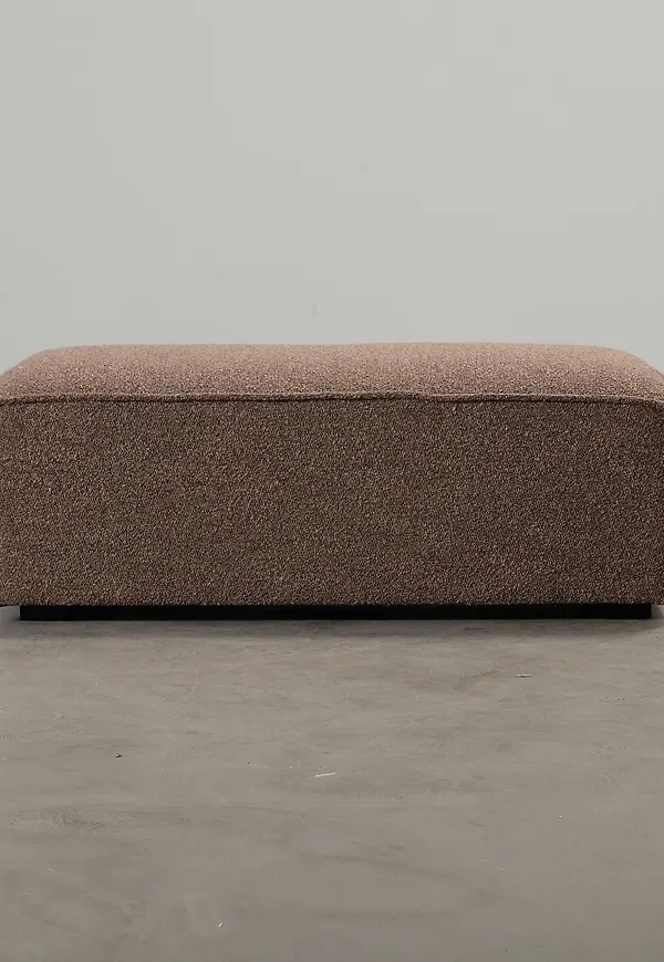 Komfortabel fotpall 2025 från Sofacompany.