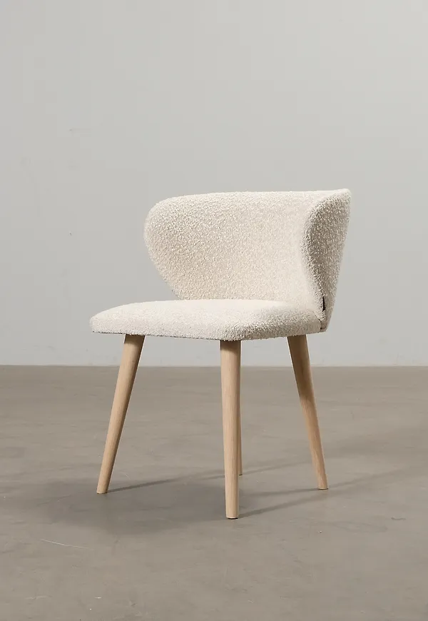 Härlig ekstol 2025 från Sofacompany.