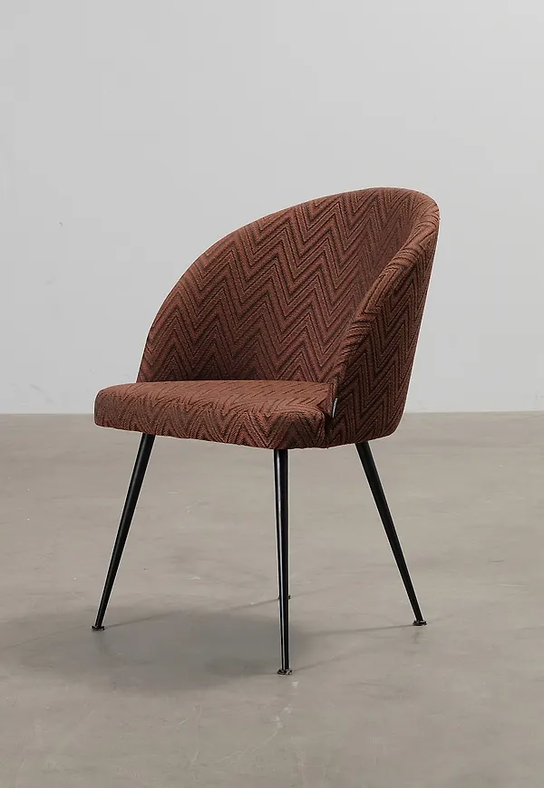 Jättesnygg brun stol 2025 från Sofacompany.