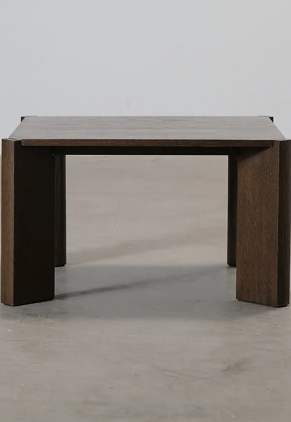 Brun Sofacompany-ekbord i otroligt fin modell.