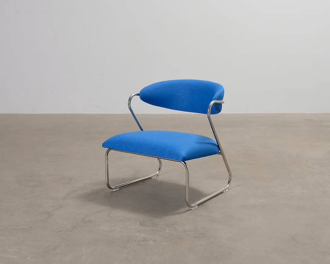 Snygg blå fåtölj 2025 från Sofacompany.