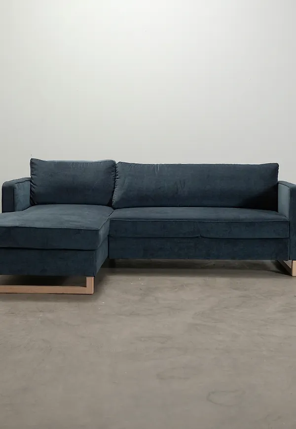 Riktigt fin blå soffa 2025 från Sofacompany.