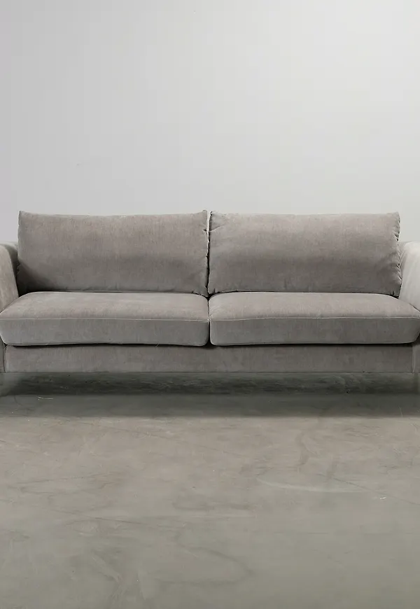 Grå Sofacompany-soffa i fantastiskt snygg modell.