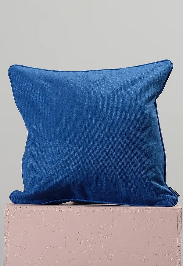 Komfortabel Soffa som passar bra vid många olika tillfällen.