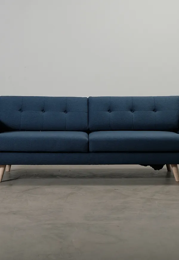 Otroligt snygg Soffa som passar bra vid många olika tillfällen.