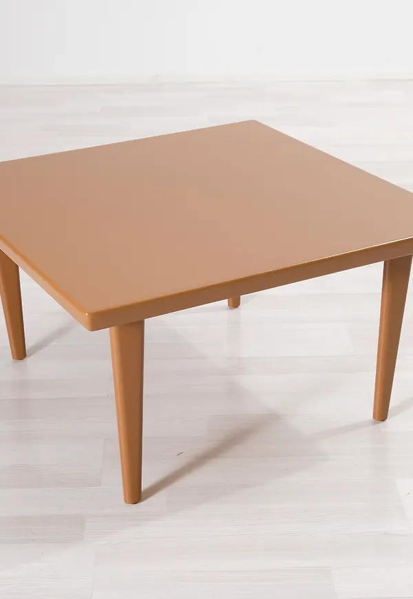 Otroligt snygg bord som passar bra vid många olika tillfällen.