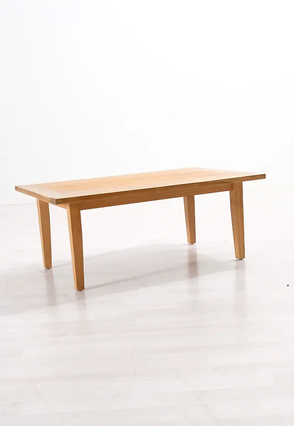 Soffbord i ek som passar perfekt till sommaren 2025!