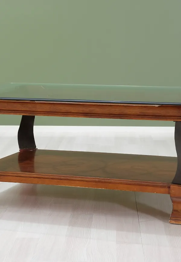 Stilren bord som passar bra vid många olika tillfällen.