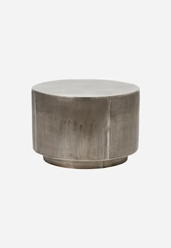 Jättesnygg aluminiumbord 2026 från House Doctor.