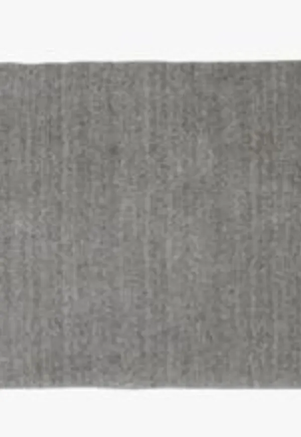 Klassisk dörrmatta i grått från hemtex.