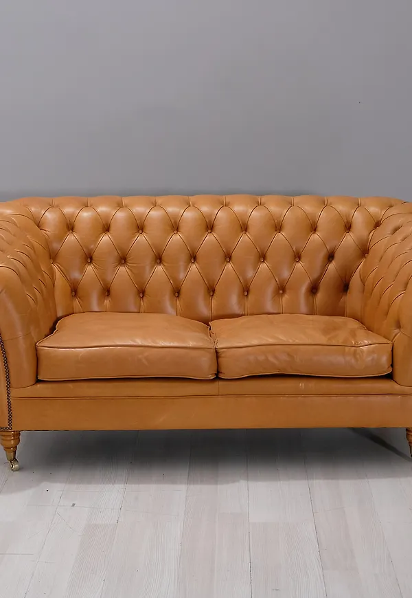 Ikonisk skinnbäddsoffa 2025 från No brand.