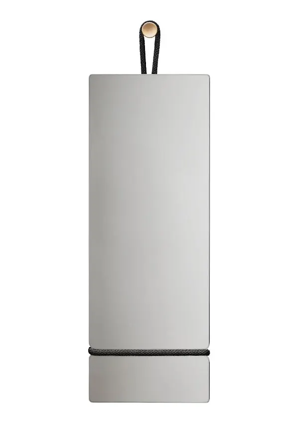 Stilriktig spegel 2025 från Design House Stockholm.