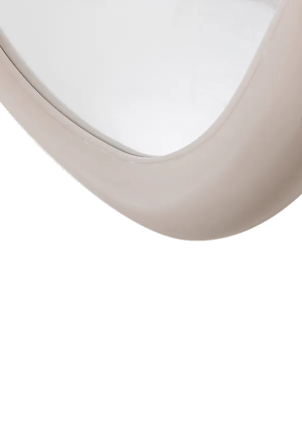 Beige WOOOD-spegel i stilren modell.