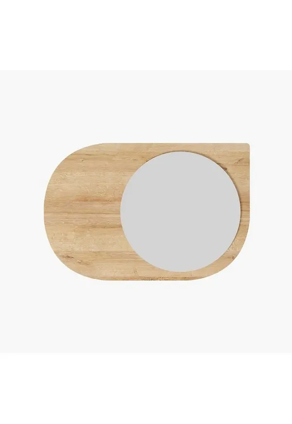 Stilriktig spegel i beige färg gjord i ek.