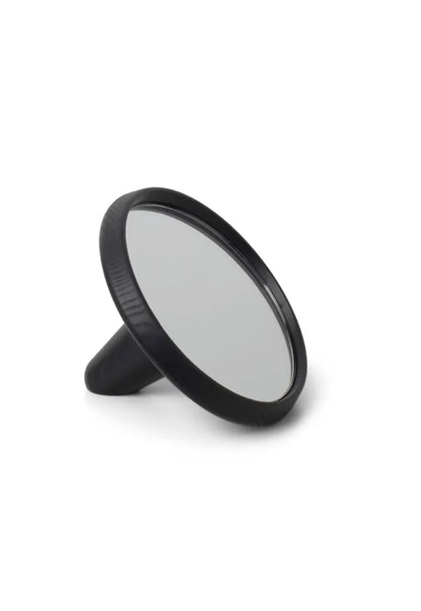 Smickrande svart spegel 2025 från Spring Copenhagen.