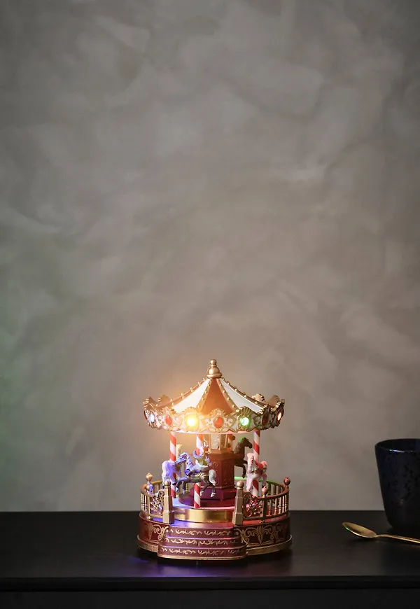 Fantastiskt fin lampa 2025 från Star Trading.