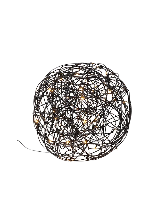 Elegant star trading lampa i svart färg gjord i aluminium.