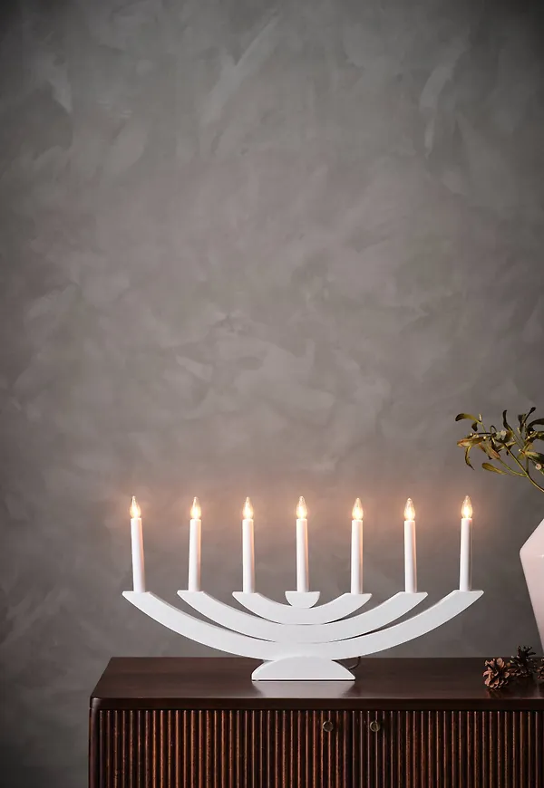 Superfin lampa i vitt från Star Trading.