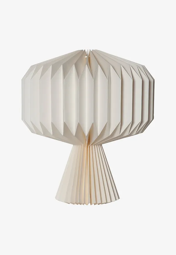 Otroligt fin vit lampa 2025 från Star Trading.