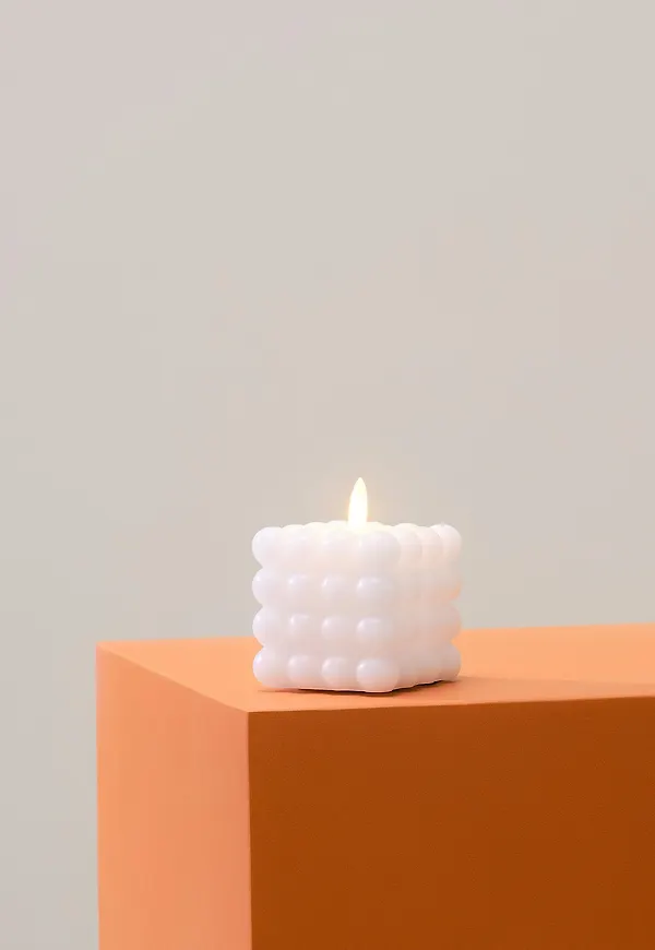 Vit Star Trading lampa som passar perfekt till sommaren 2025!