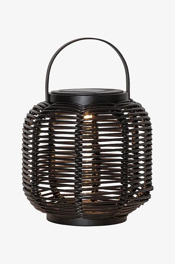 Svart Star Trading-lampa i jättesnygg modell.