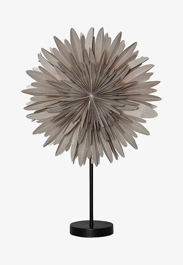 Beige lampa som passar perfekt till sommaren 2025!