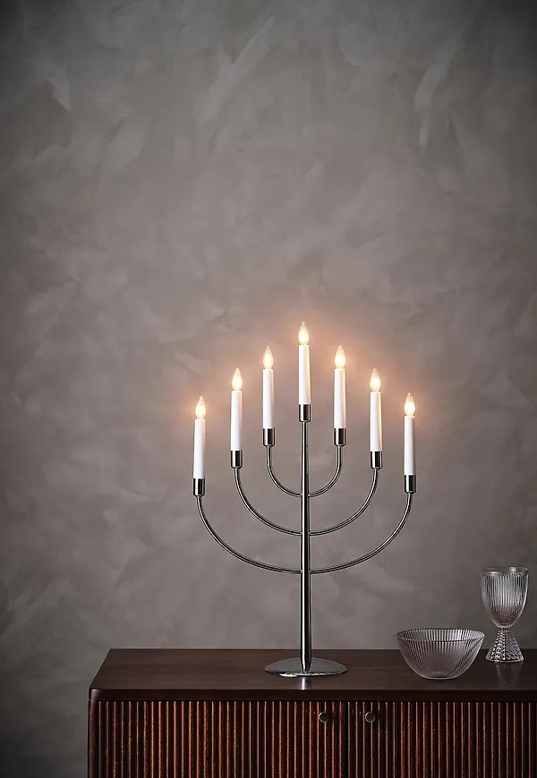 Vit Star Trading lampa som passar perfekt till hösten 2025!