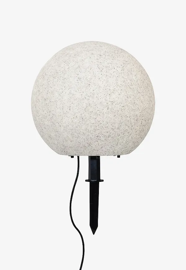 Trendig Lampa som passar bra vid många olika tillfällen.