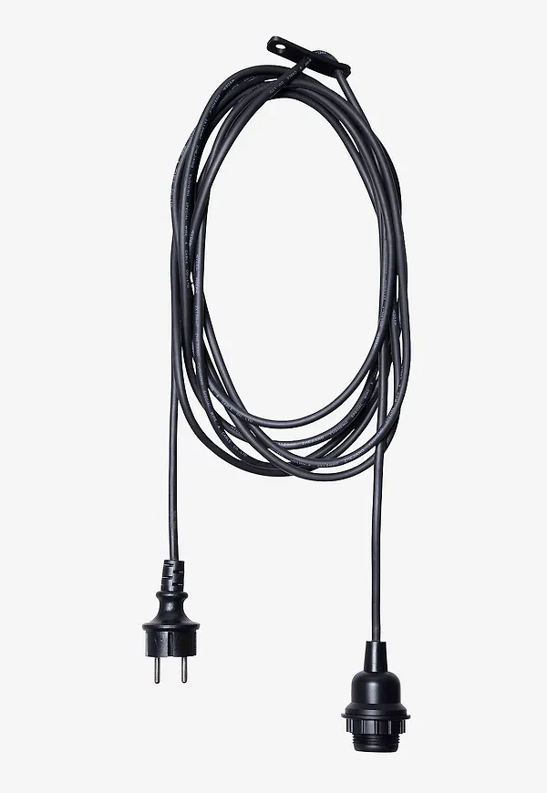 Härlig Lampa som passar bra vid många olika tillfällen.