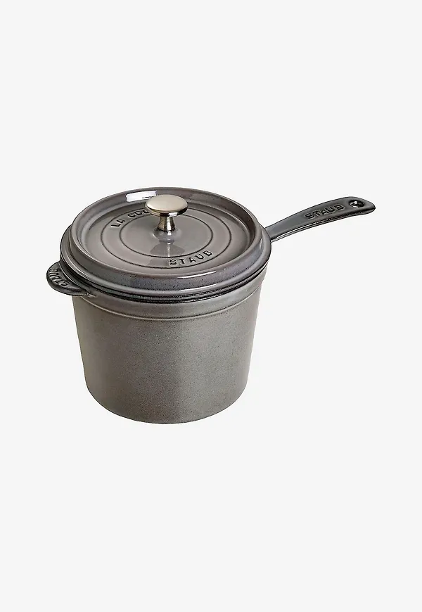 Grå Staub-kastrull i moderiktig modell.