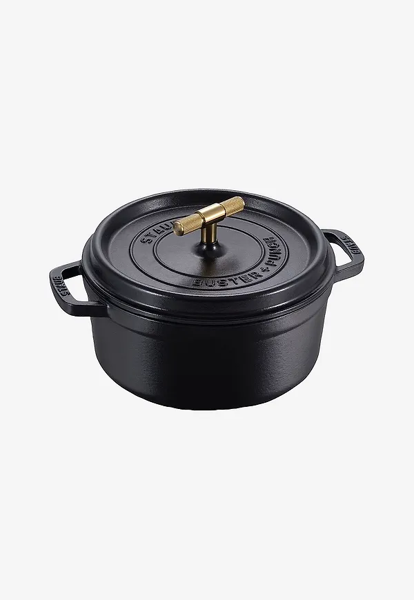 Svart Staub-gryta i otroligt snygg modell.