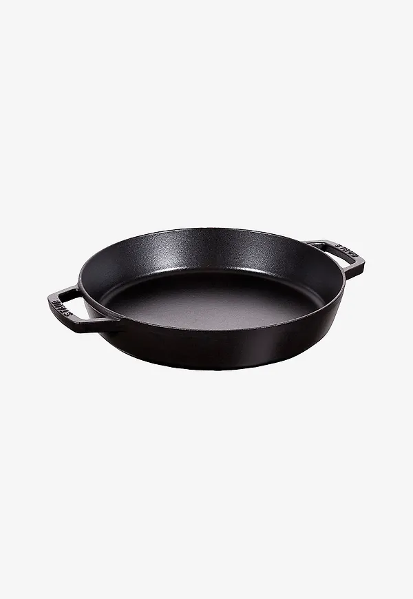 Svart Staub-traktörpanna i otroligt snygg modell.