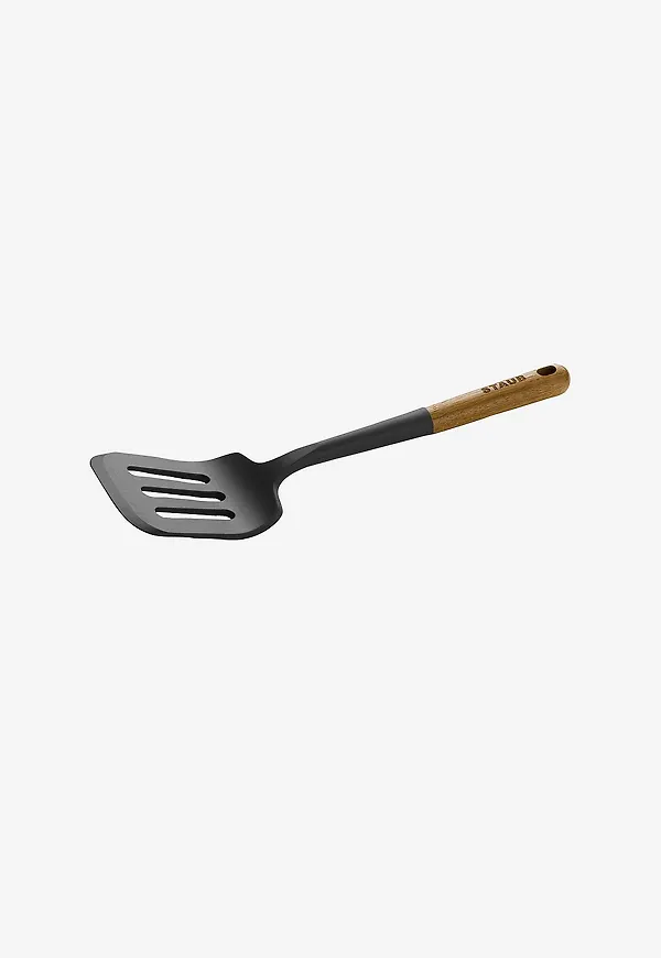 Trendig stekspade 2026 från Staub.