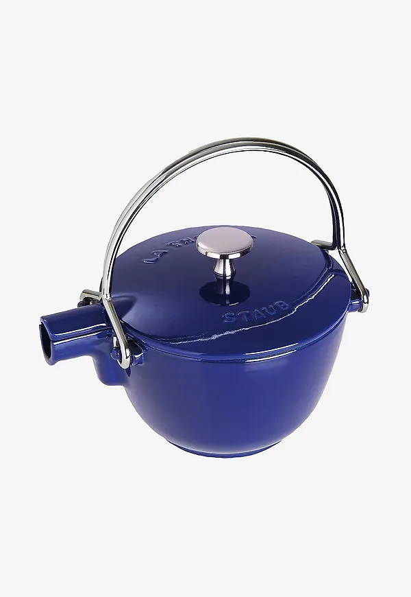 Stilren tekanna i blått från Staub.