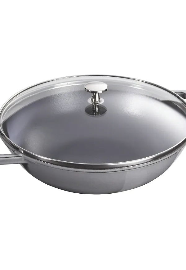 Grå Staub-wok i otroligt snygg modell.
