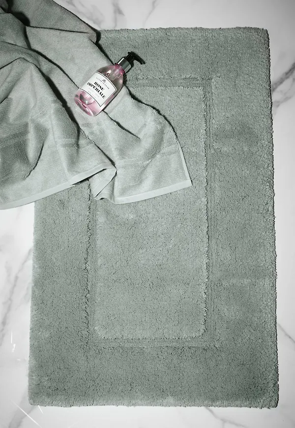 Ljusblå Staycation-badrumsmatta i modern modell.