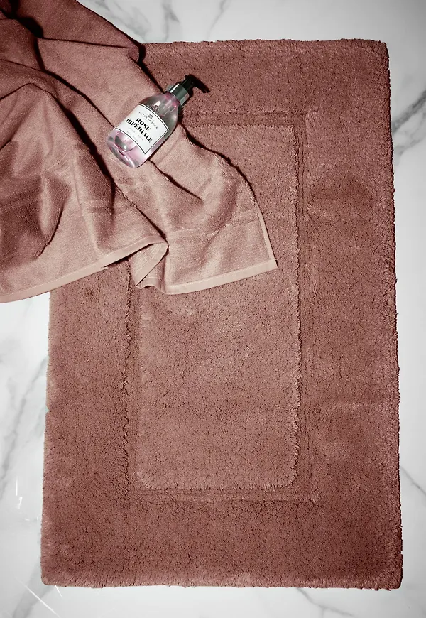 Riktigt trendig badrumsmatta 2025 från Staycation.