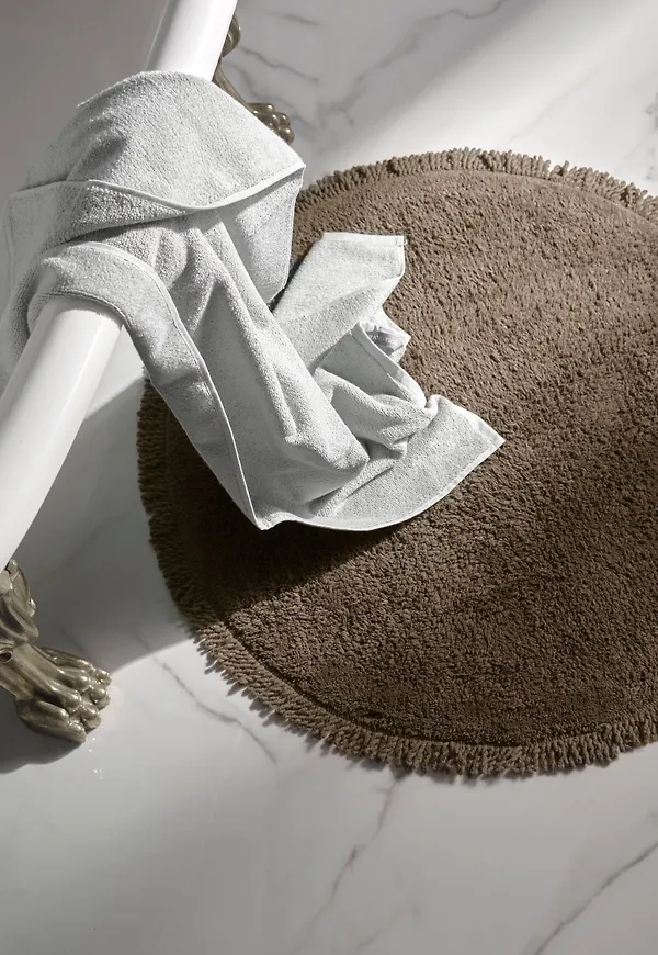 Smickrande bomullsmatta i brunt från Staycation.