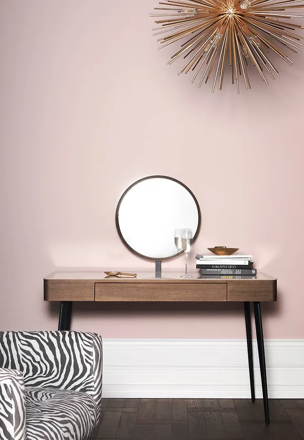 Brun Staycation-sminkbord i jättesnygg modell.