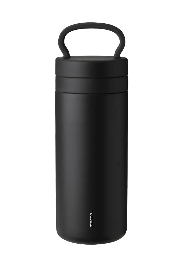Svart Stelton-termosmugg i jättesnygg modell.